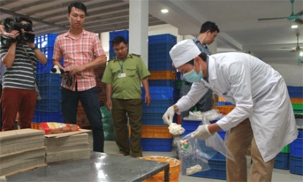Nghệ An: Phát hiện cơ sở làm bánh trung thu bẩn